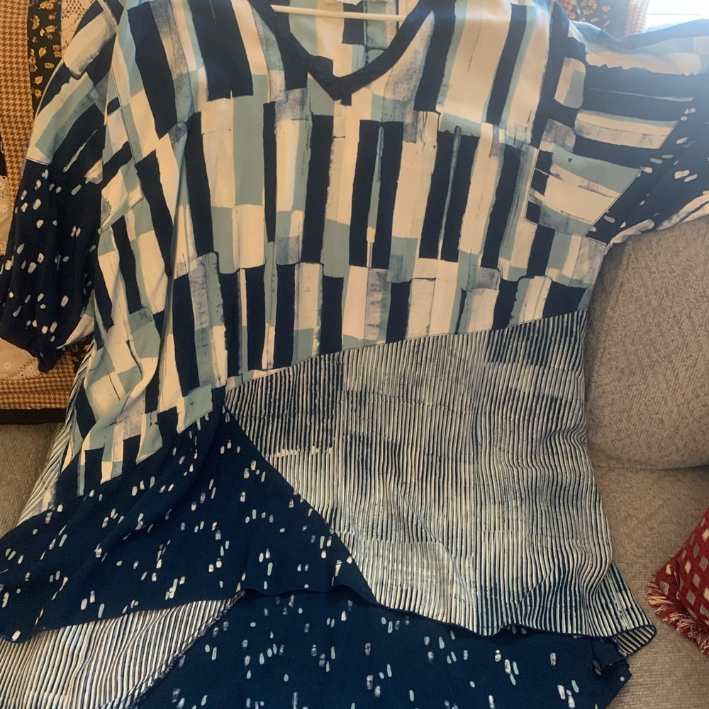 Lyng women’s full swing one size plus top blue & black design 100% Rayon